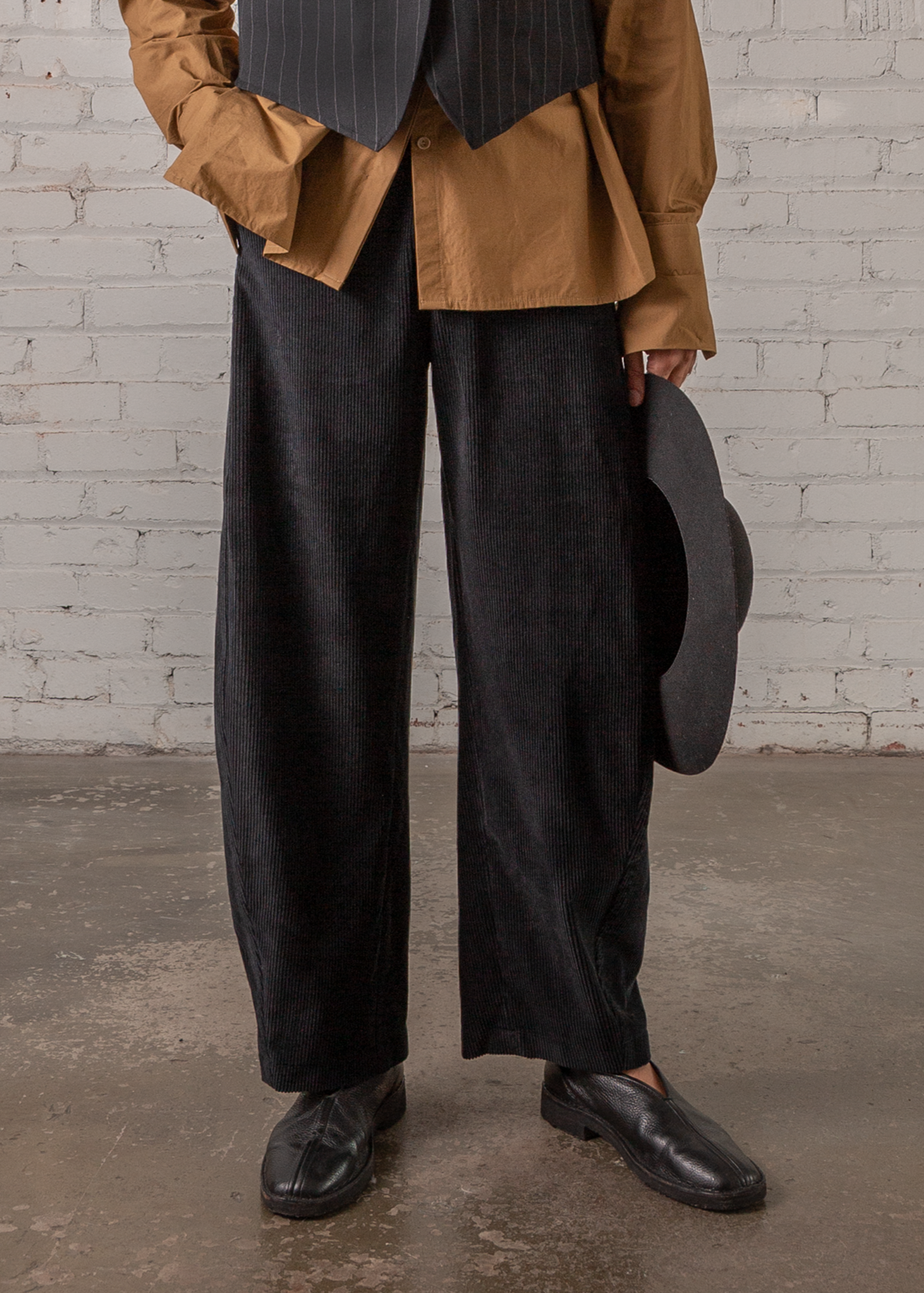Curve Pant in Black Corduroy