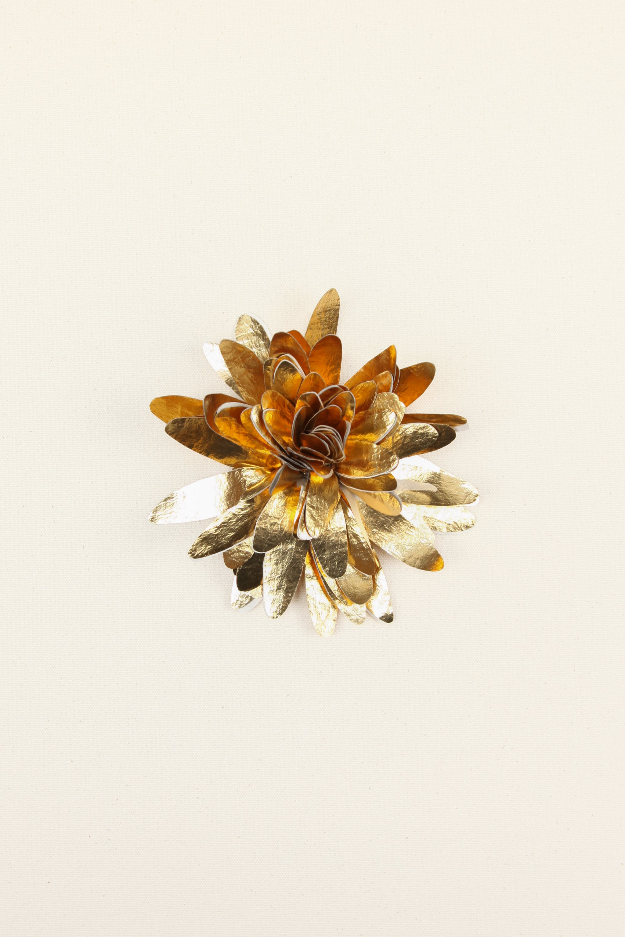 Chrysanthemum Flower Pin - 42