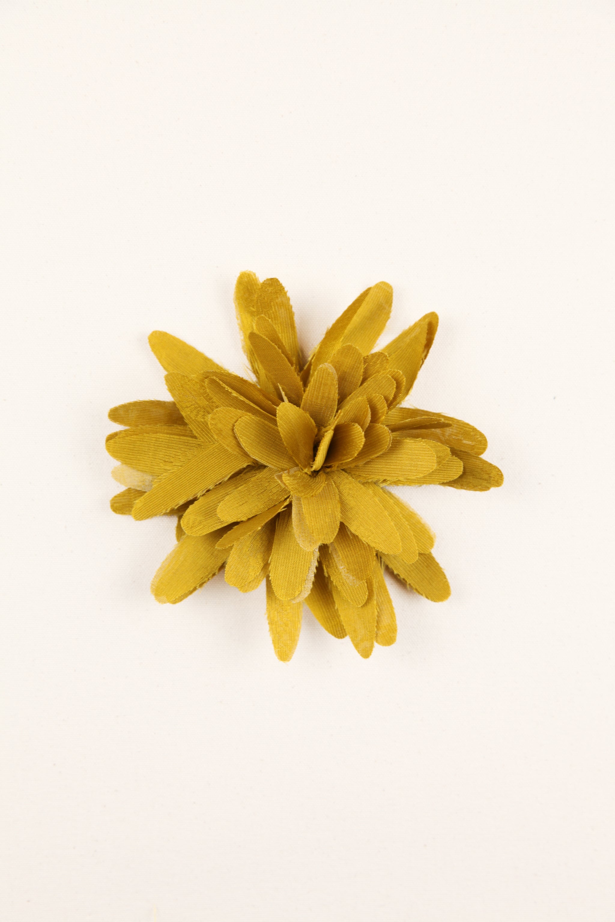 Chrysanthemum Flower Pin - 47