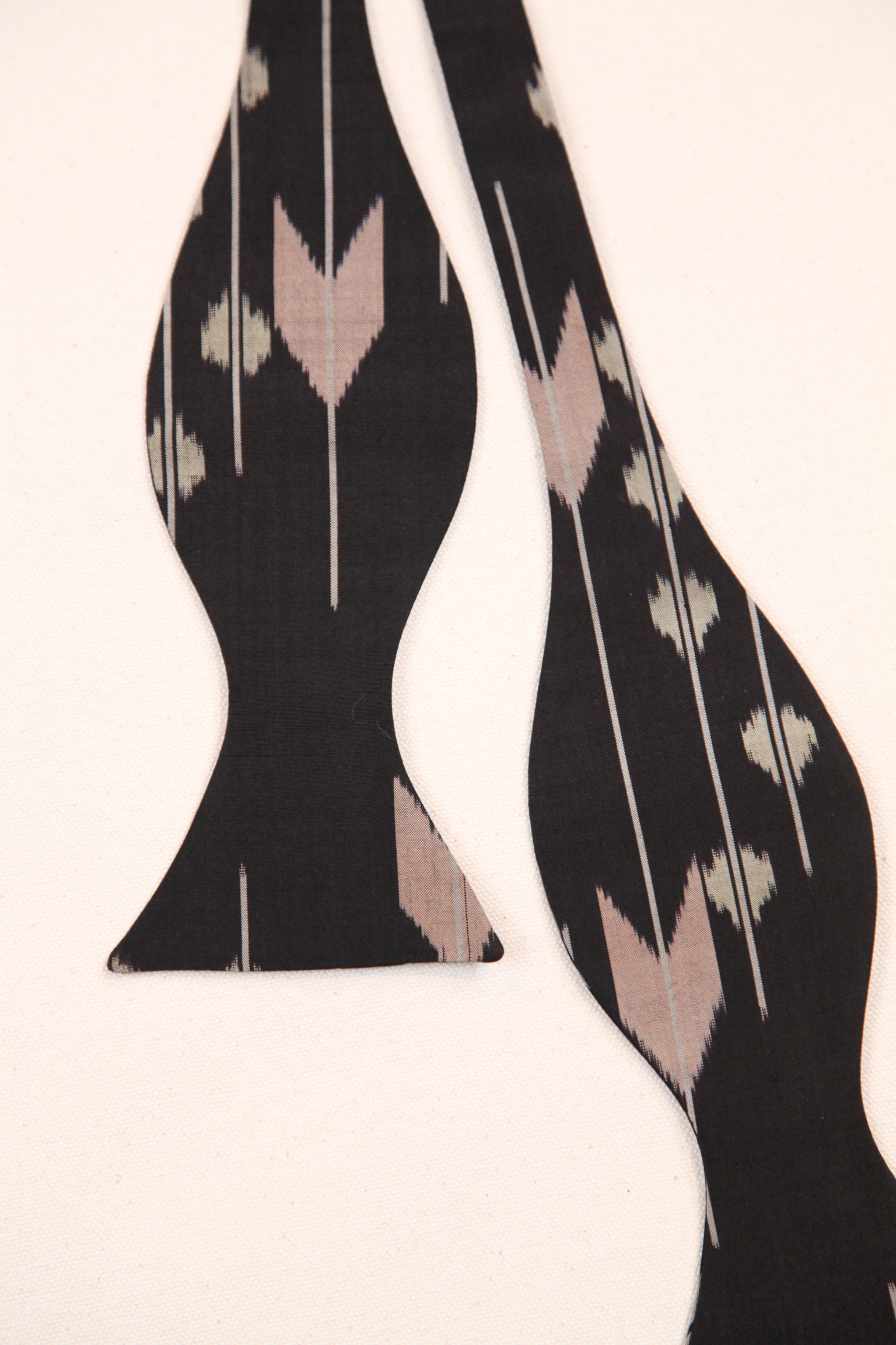 Bowtie in Vintage Japanese Silk - 36