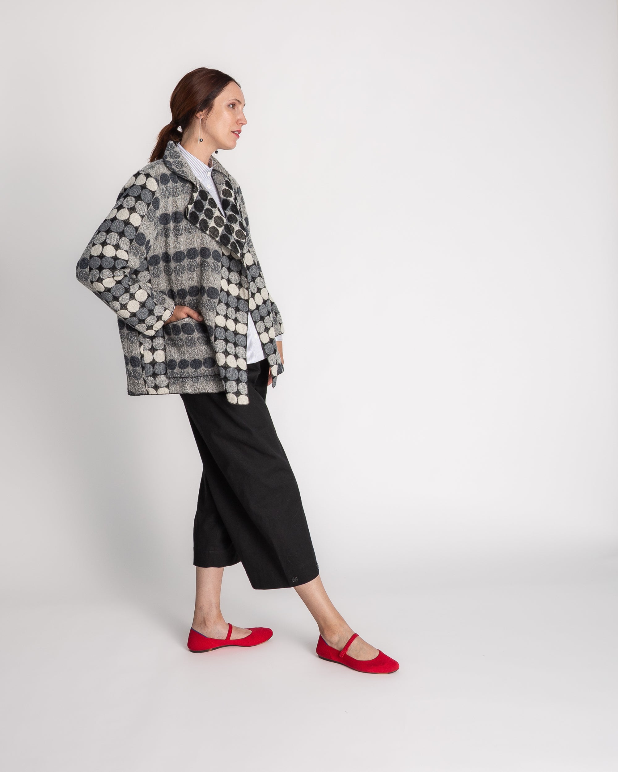 Slim Sweater Jacket in Black and Gray Nuno "Maru Maru" Wool