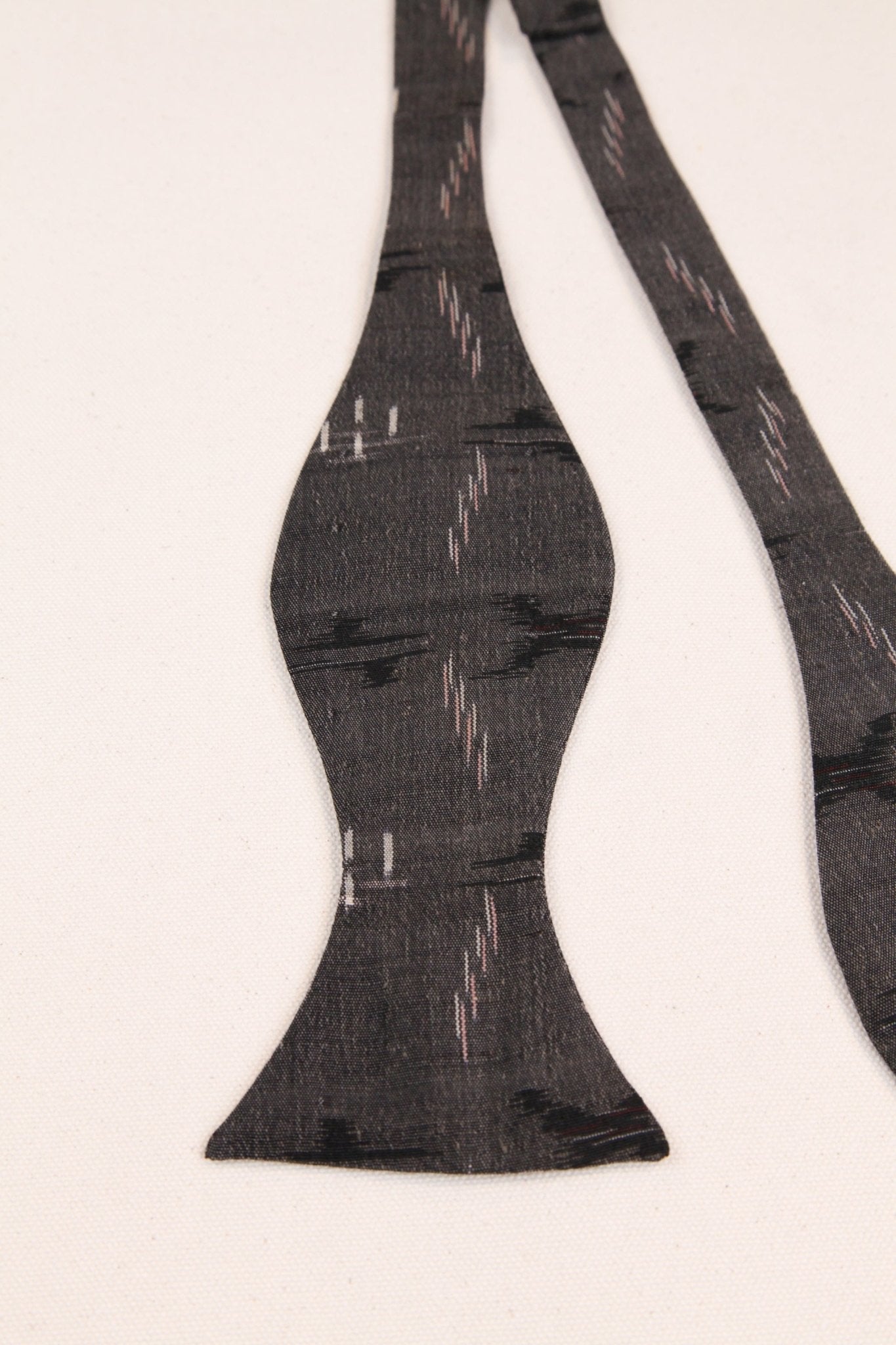 Bowtie in Vintage Japanese Silk - 38