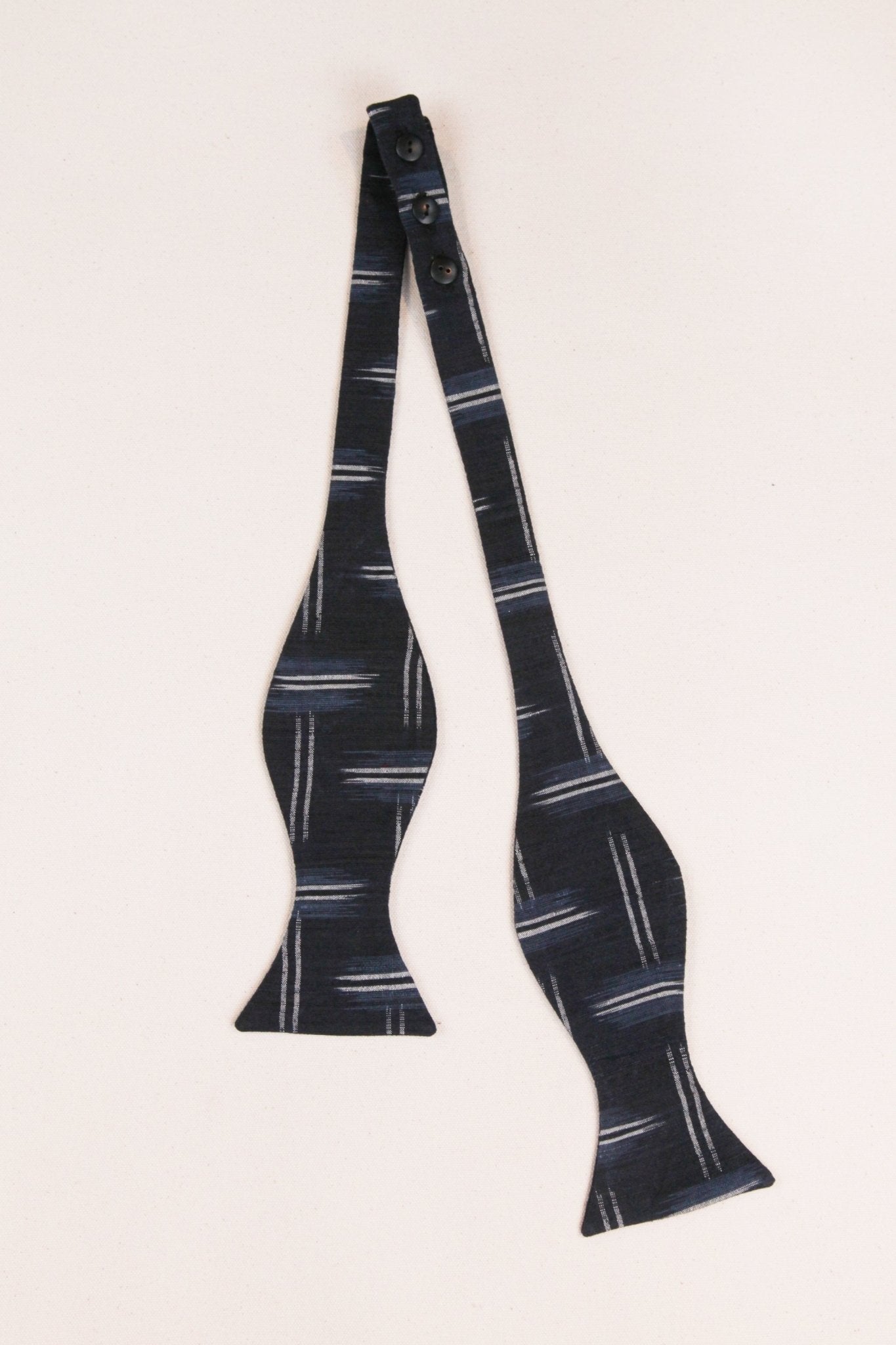 Bowtie in Vintage Japanese Silk - 42