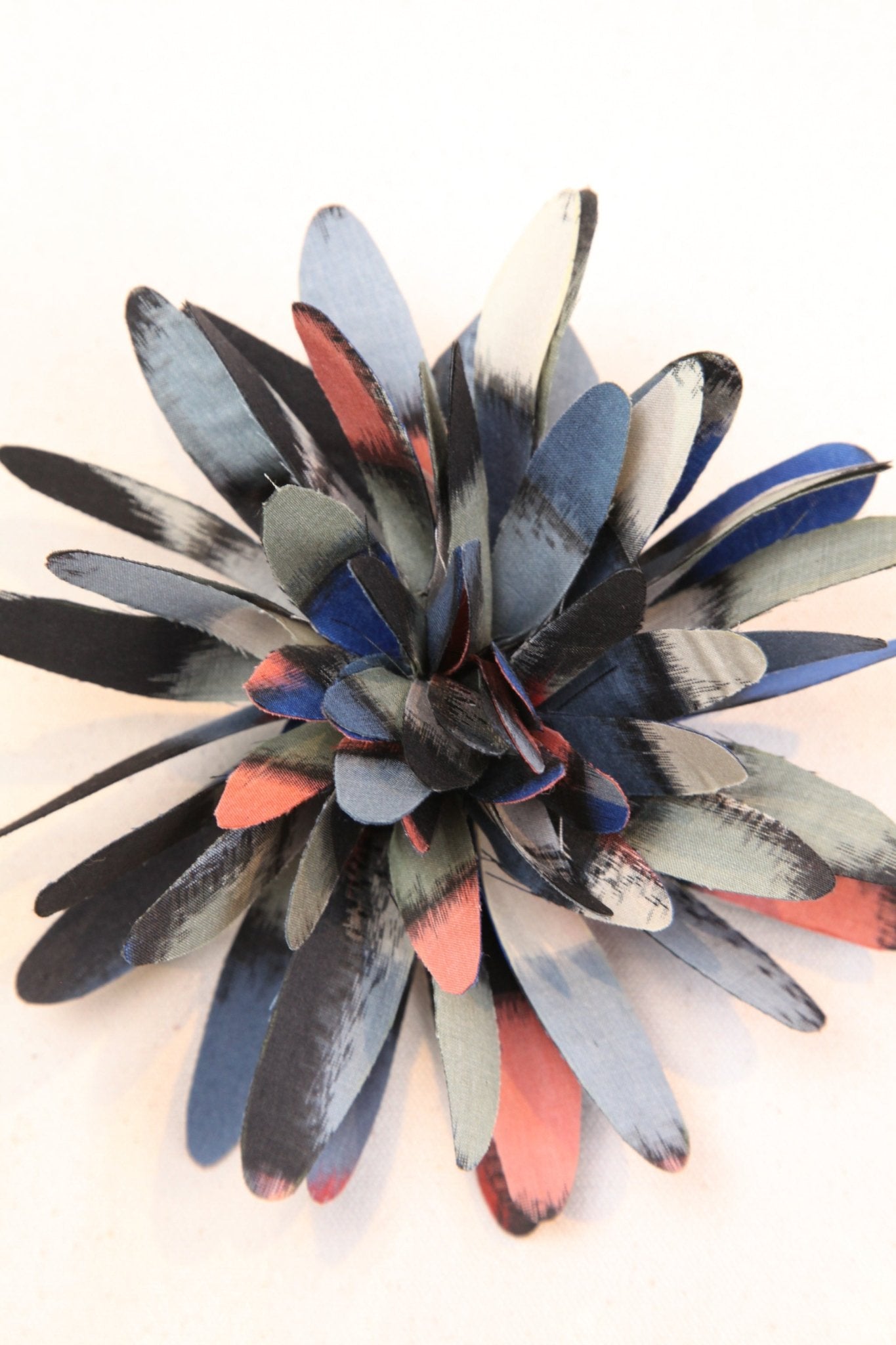 Chrysanthemum Flower Pin - 101