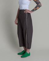 Cropped Curve Pant in Ash Grey Cotton Poplin with PipingCurve Pants