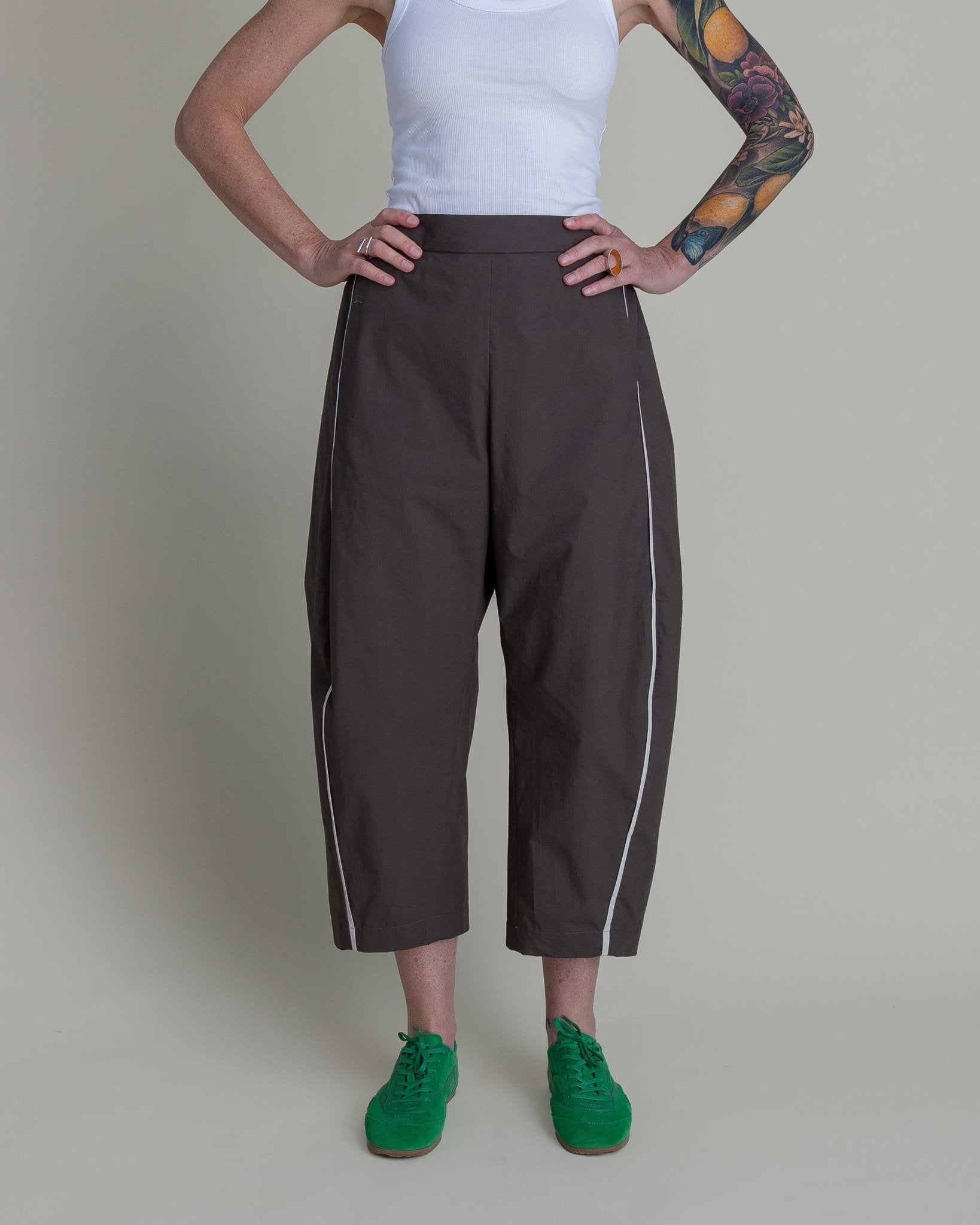 Cropped Curve Pant in Ash Grey Cotton Poplin with PipingCurve Pants