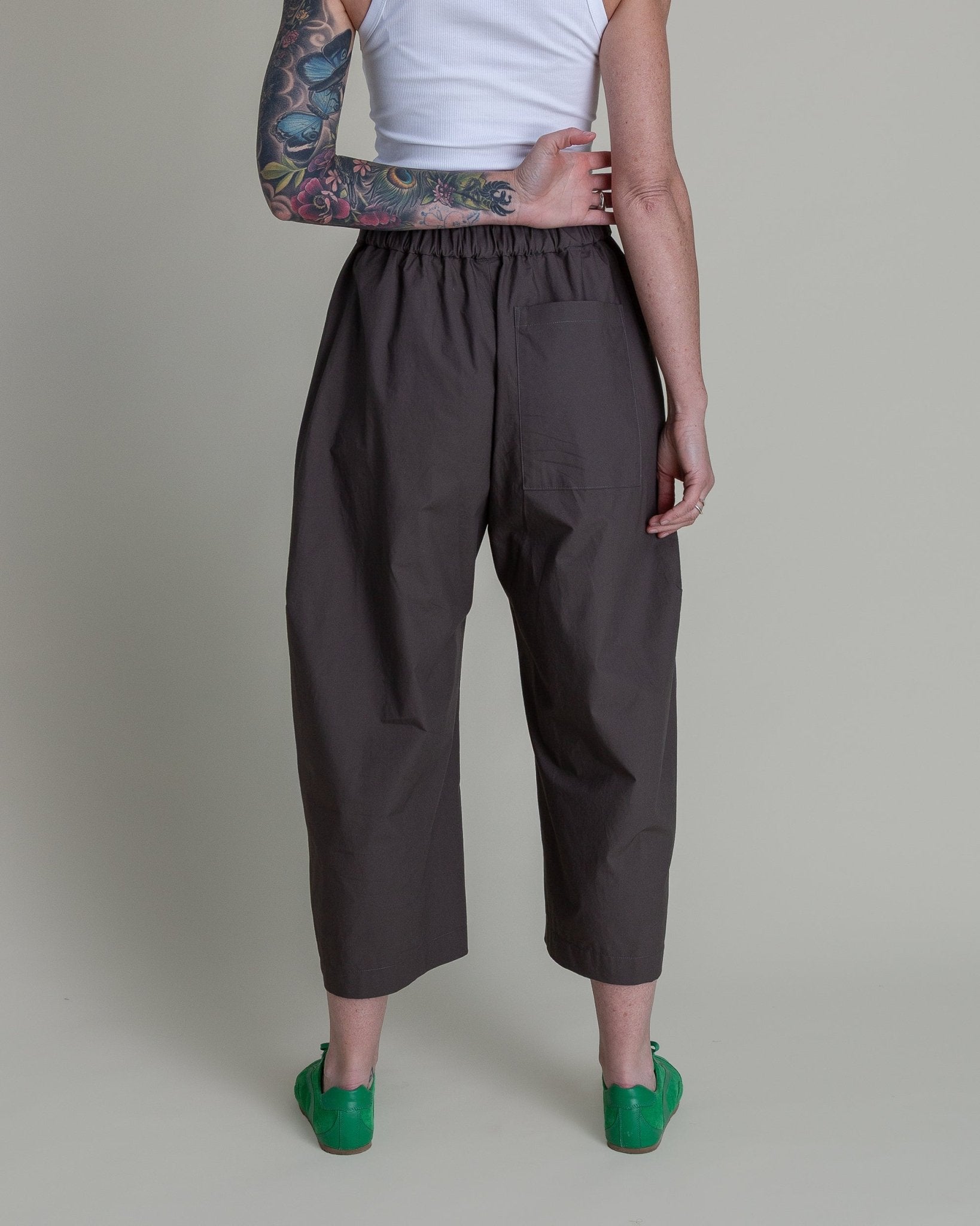 Cropped Curve Pant in Ash Grey Cotton Poplin with PipingCurve Pants
