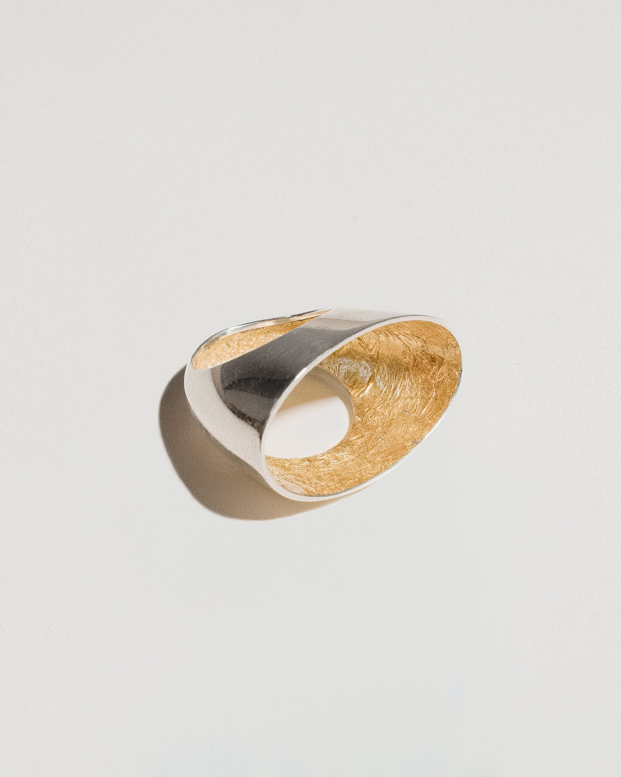 Vuoto Ring in Gold