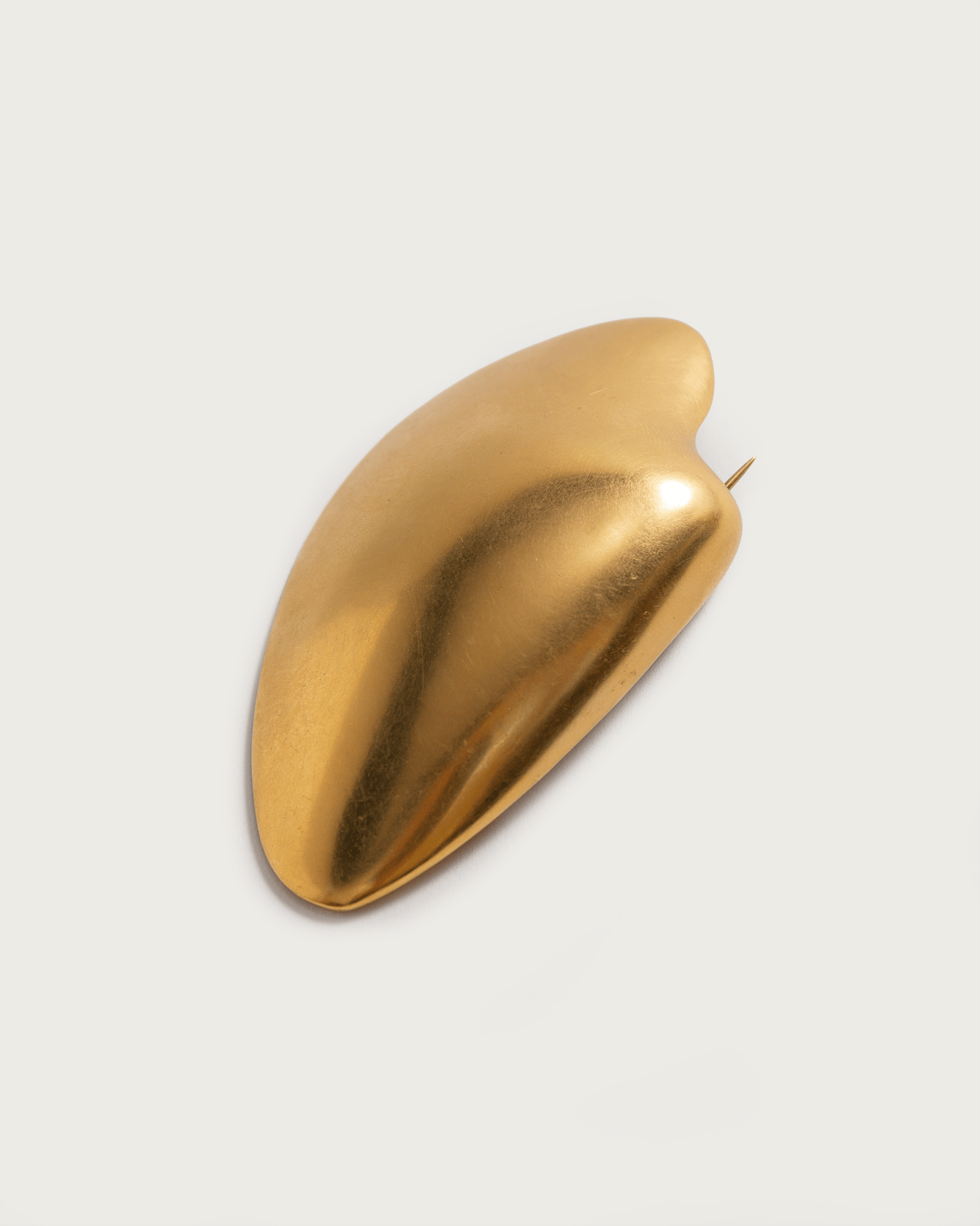 Large Clam Brooch in Yellow Gold PlateBrooches