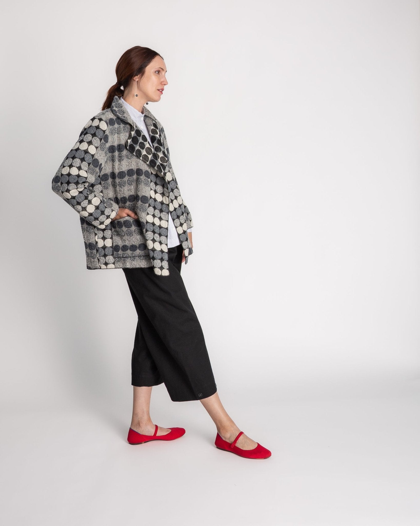 Slim Sweater Jacket in Black and Gray Nuno "Maru Maru" WoolSweater Jackets