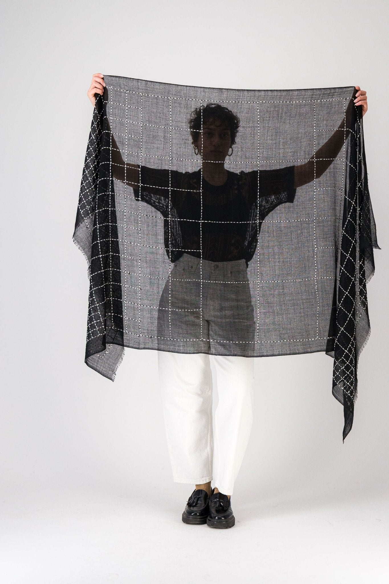 Trame Black Embroidered Wool and Silk StoleScarves