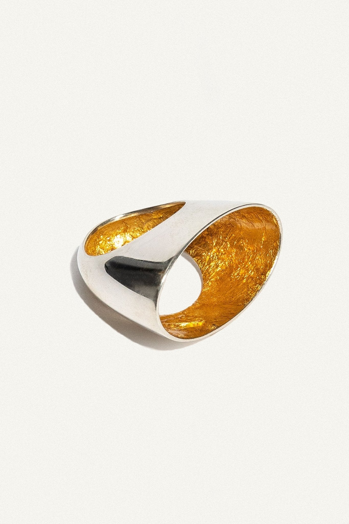 Vuoto Ring in GoldRings