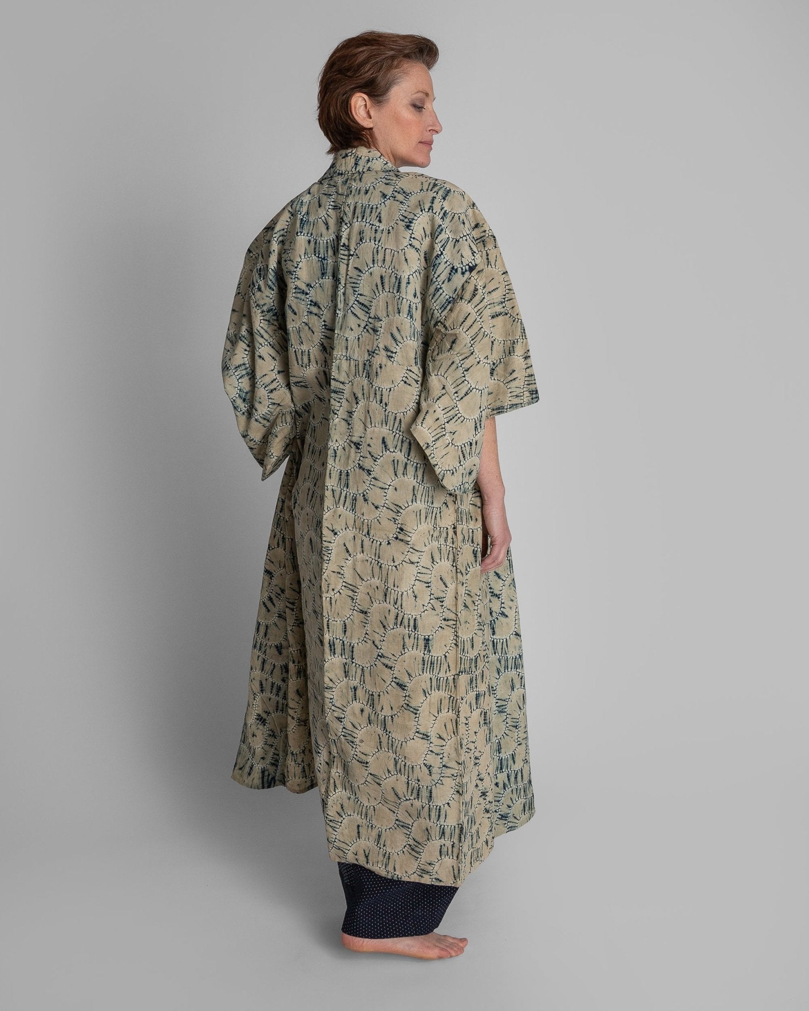 Yukata Kimono in Indigo and Beige Tie - Dyed CottonKimonos