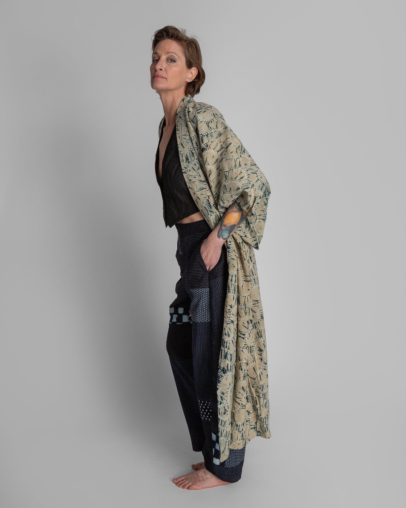 Yukata Kimono in Indigo and Beige Tie - Dyed CottonKimonos